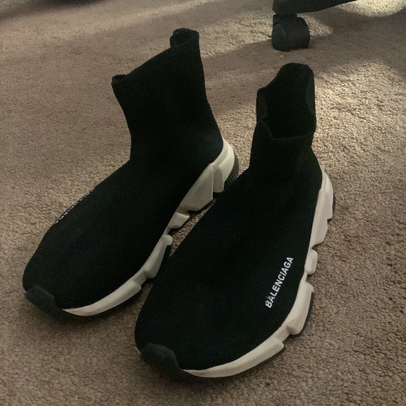 Balenciaga - Picture 2 of 3